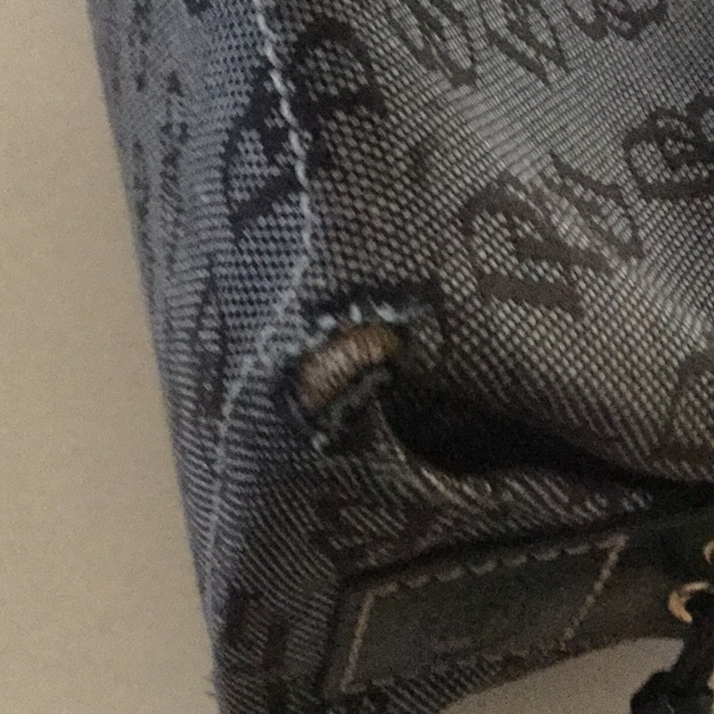 DOONEY & BOURKE PURSE - Picture 7 of 8